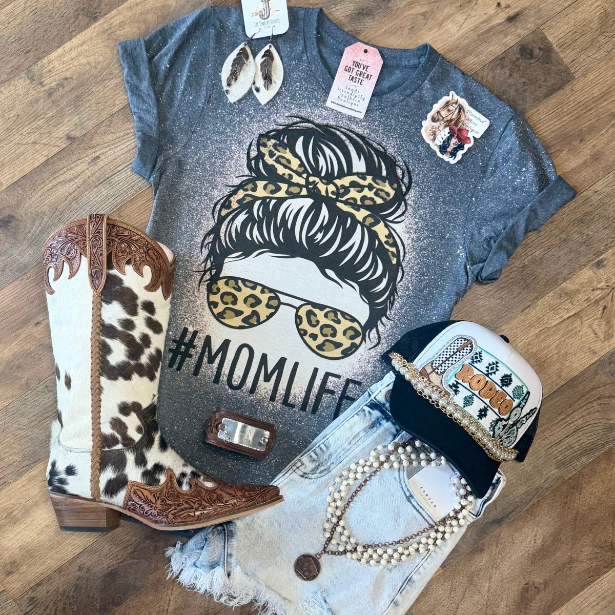 #Momlife | Western Mama Graphic T-Shirt